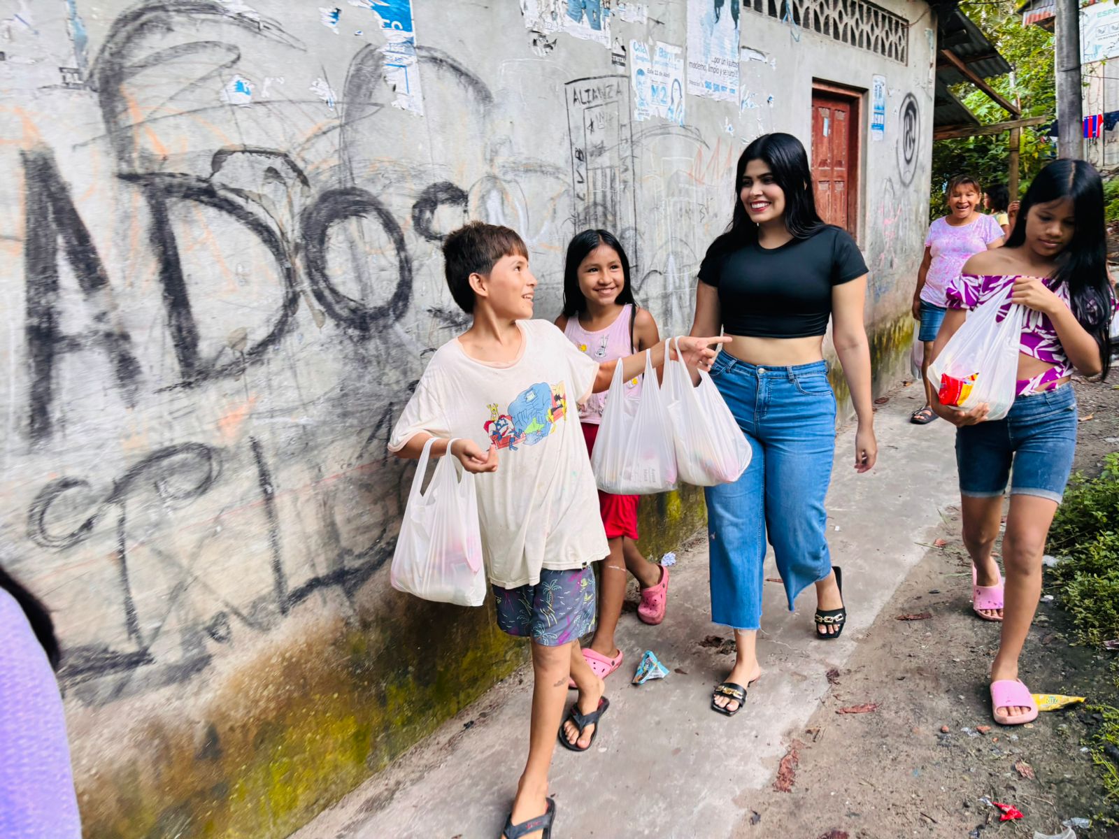 Andrea compartiendo con la comunidad