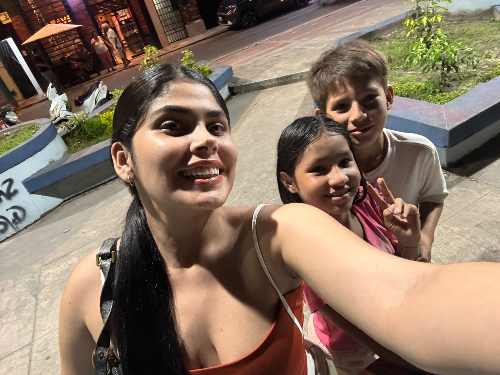 Andrea en recorrido territorial